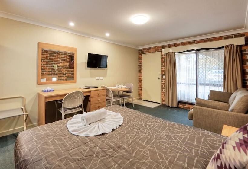 מוטל Forest Lodge Motor Inn & Restaurant