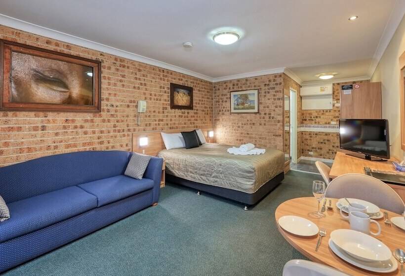 מוטל Forest Lodge Motor Inn & Restaurant