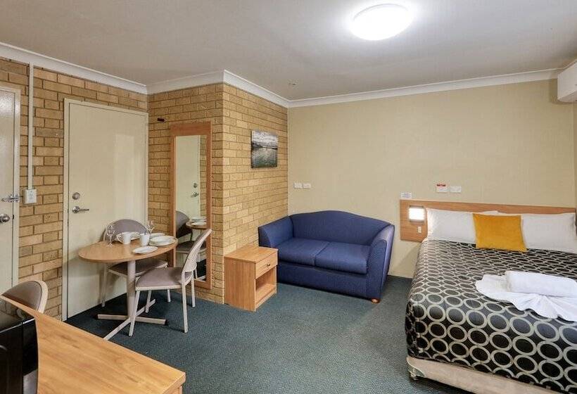 מוטל Forest Lodge Motor Inn & Restaurant