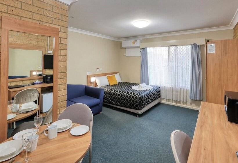 מוטל Forest Lodge Motor Inn & Restaurant