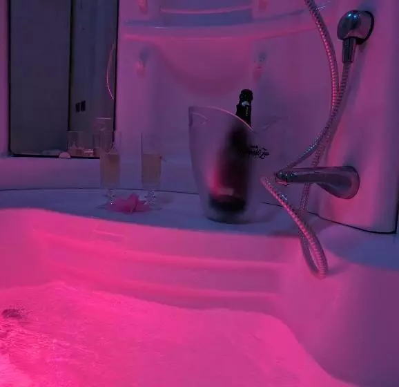 Aamiaismajoitus (B&B) Nula Private Suites