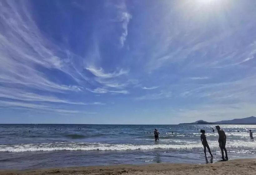 Aamiaismajoitus (B&B) Nula Private Suites