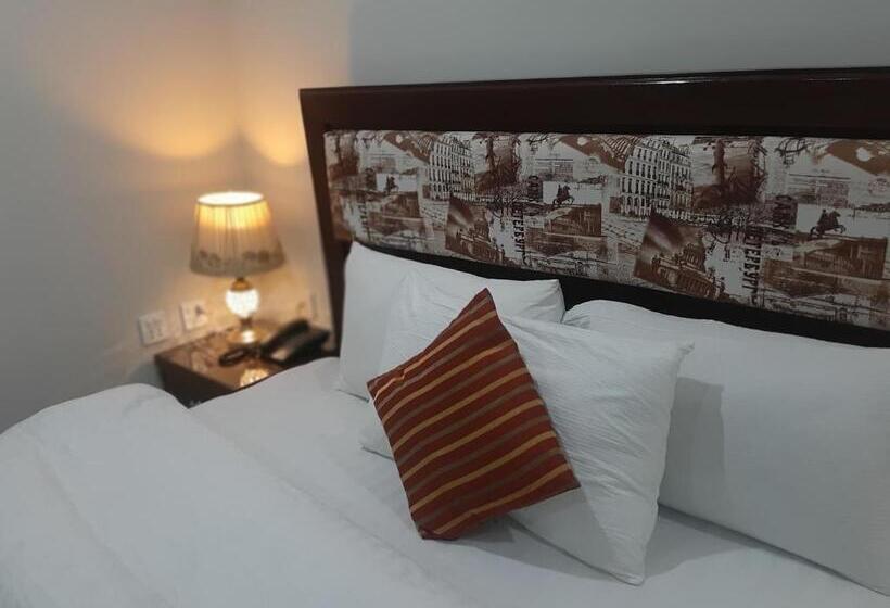 هتل Executive Lodges