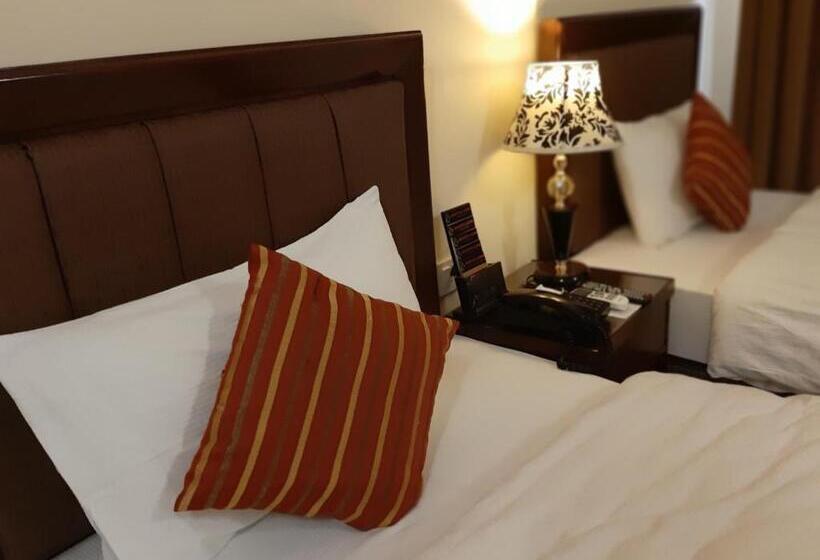 هتل Executive Lodges