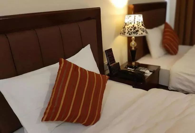 هتل Executive Lodges