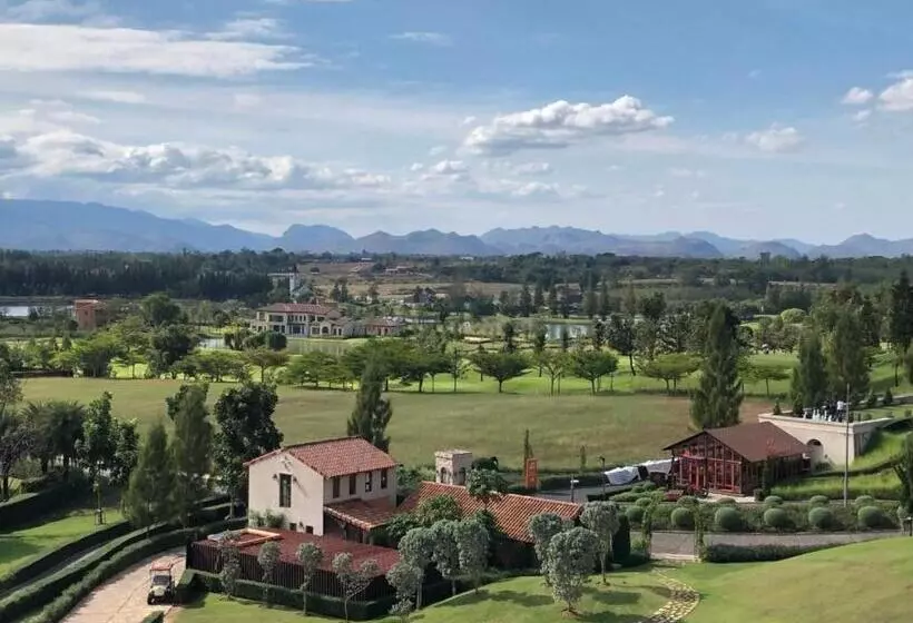 ホテル Toscana Villa Khao Yai