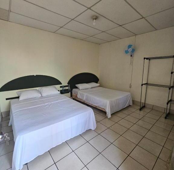 پانسیون Hostal Casa 25