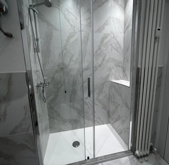 Pansiyon Le Colonne Di San Luca Affittacamere