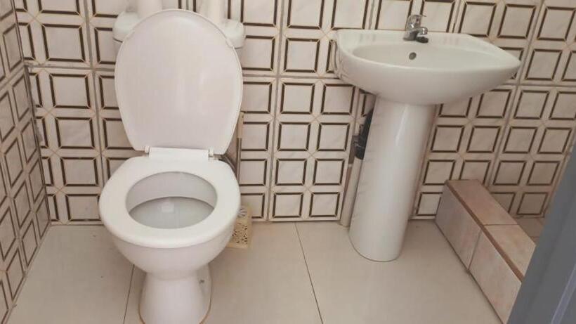 بنسيون M&t Guesthouse