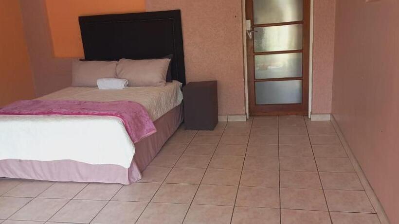 بنسيون M&t Guesthouse