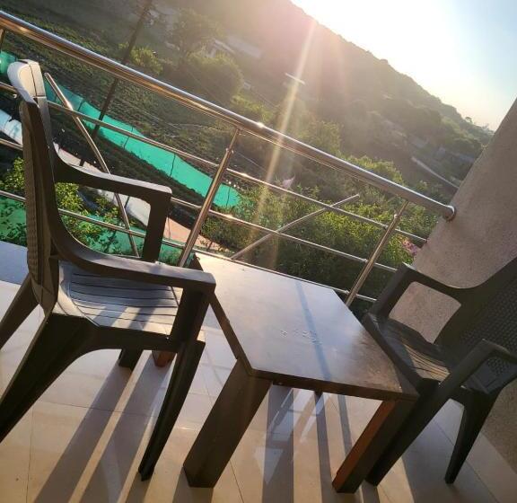 Bed and Breakfast Dhan Homestay