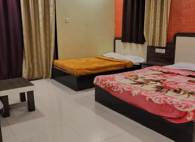 Bed and Breakfast Dhan Homestay