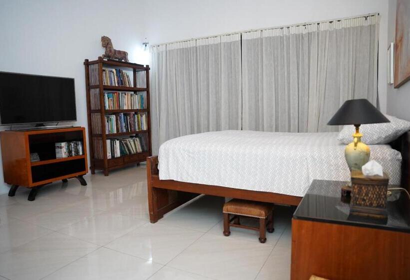 ベッドアンドブレックファースト Villa Blue Lotous