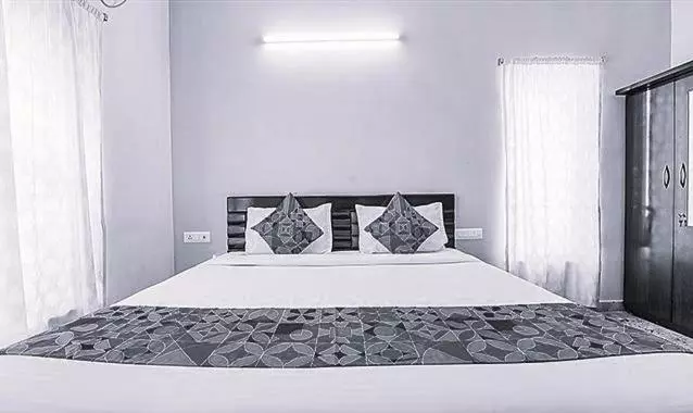 Fabhotel Sv Home Stay   Nr A2z Exotic Park