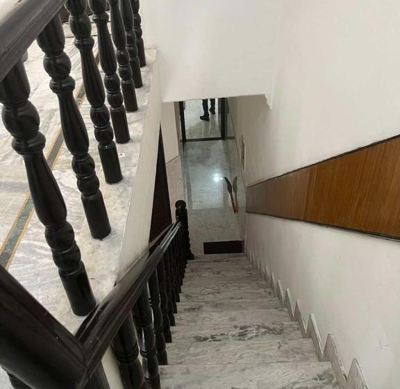 酒店 D S Residency Varanasi   Restrurant & Excellent Service