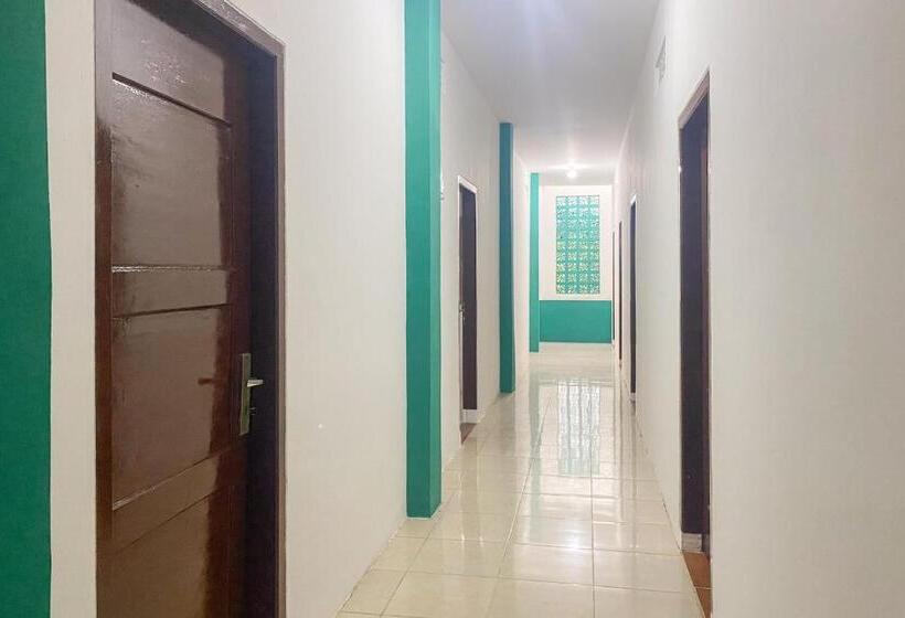 هتل Reddoorz @ Kubu Selem Palapa