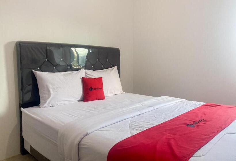 هتل Reddoorz @ Kubu Selem Palapa