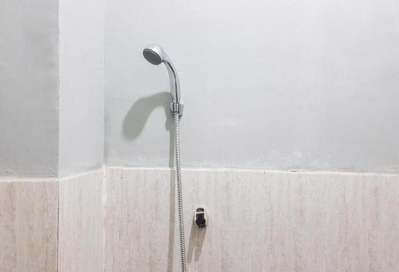 هتل Reddoorz @ Kubu Selem Palapa