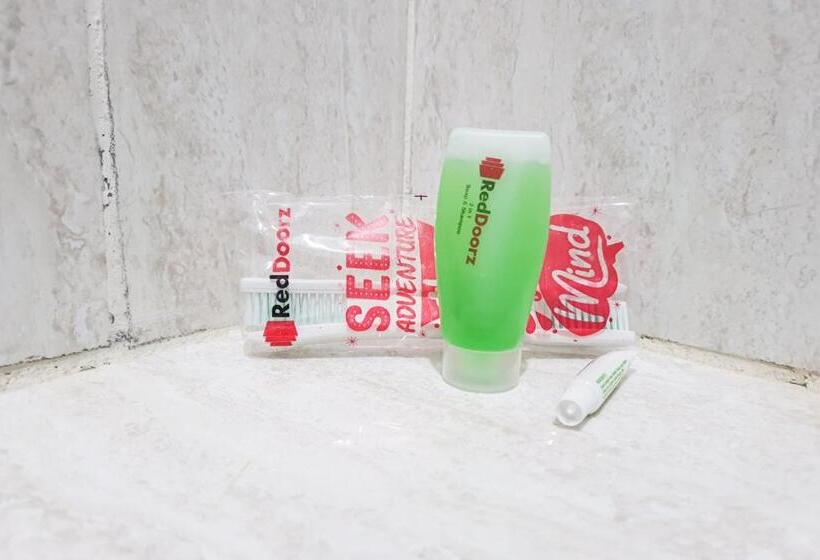 هتل Reddoorz @ Kubu Selem Palapa