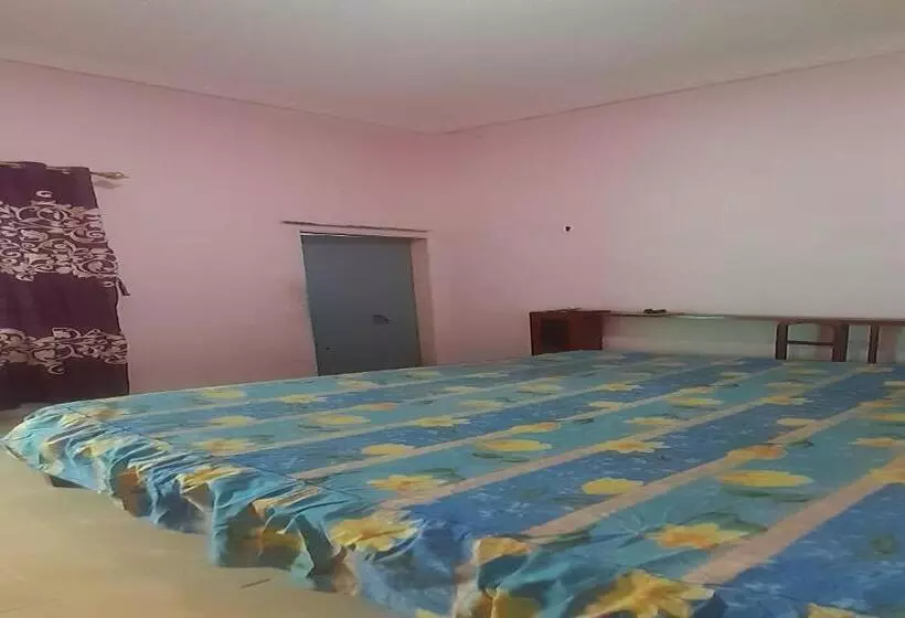 ホテル Spot On 93851 Fermansio Homestay 1