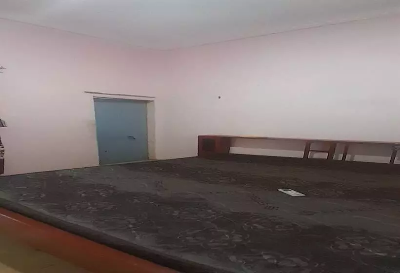 ホテル Spot On 93851 Fermansio Homestay 1