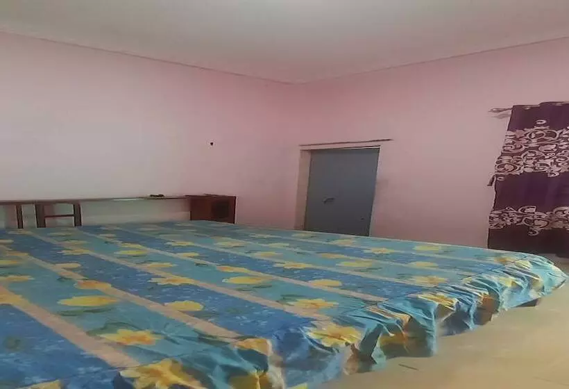 ホテル Spot On 93851 Fermansio Homestay 1