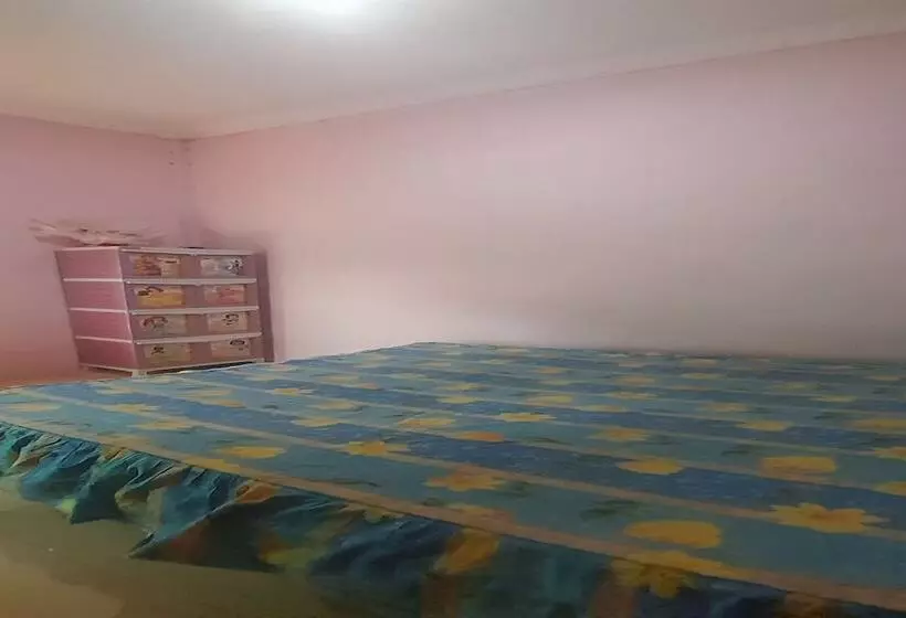 ホテル Spot On 93851 Fermansio Homestay 1