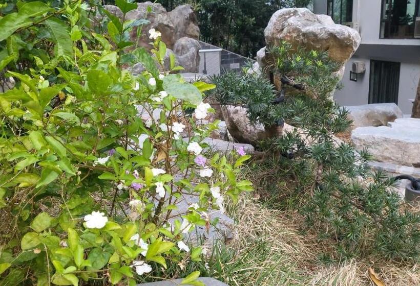 هتل Lotus Premium Lodge