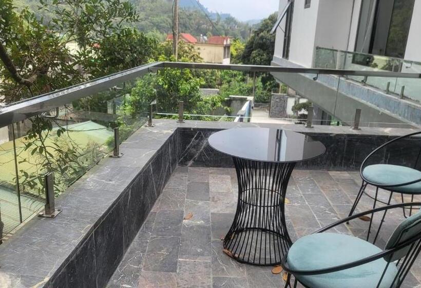 هتل Lotus Premium Lodge