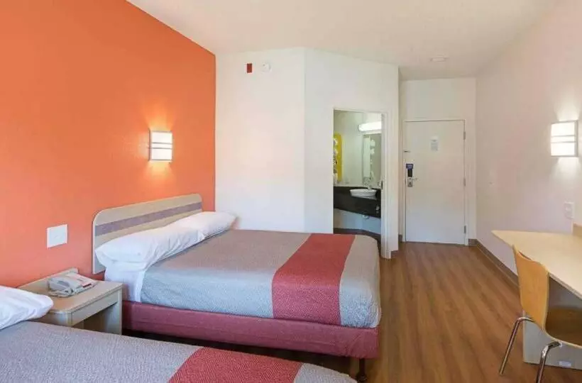 Motel 6