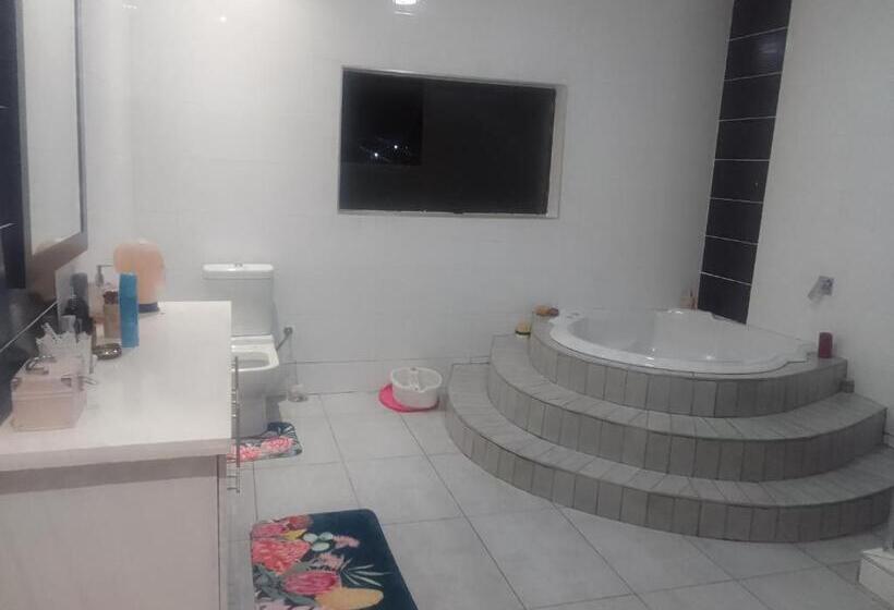 پانسیون The Classic House B&b