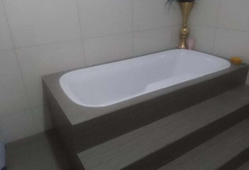 پانسیون The Classic House B&b