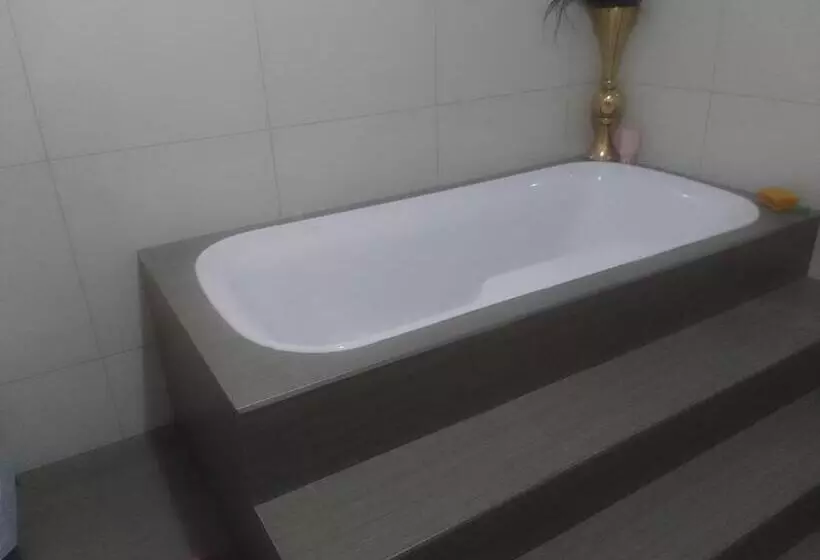 پانسیون The Classic House B&b