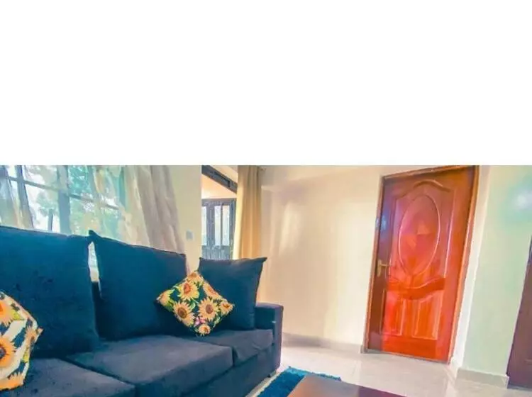 پانسیون Zuri House