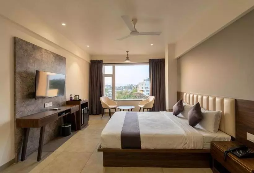The Living Hub Hotel, Kolhapur  Walkable From Central Bus Station