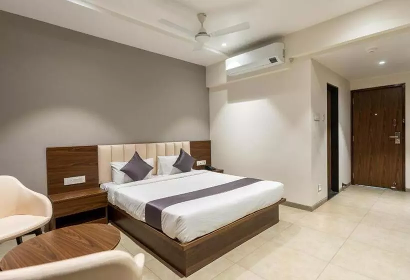 The Living Hub Hotel, Kolhapur  Walkable From Central Bus Station