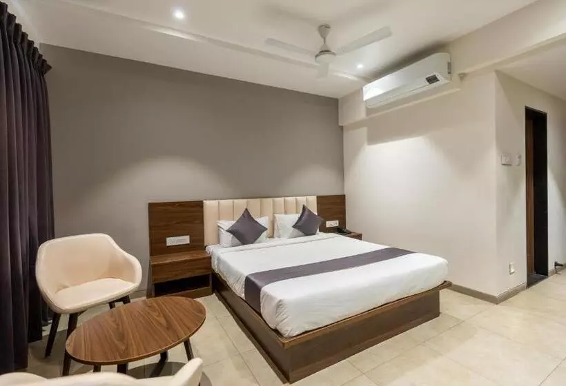 The Living Hub Hotel, Kolhapur  Walkable From Central Bus Station