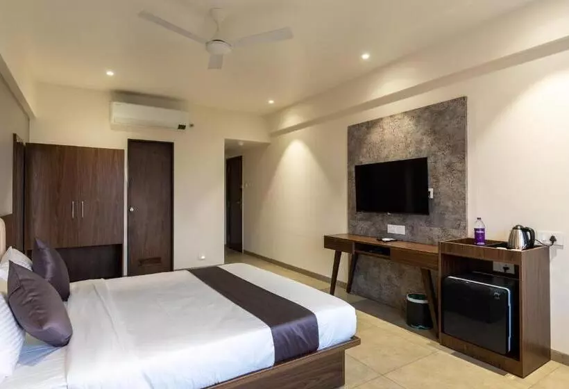 The Living Hub Hotel, Kolhapur  Walkable From Central Bus Station