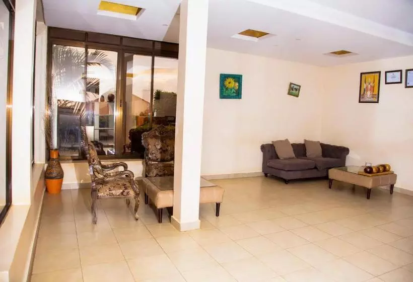 Ubuntu Palace Hotel   Runati