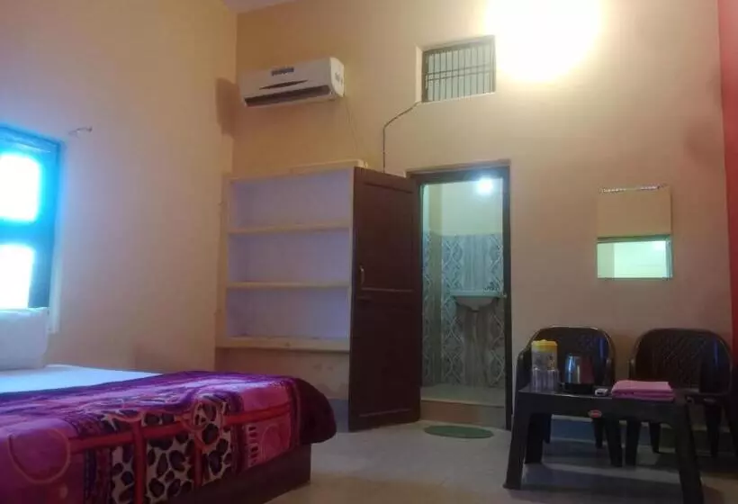 Hotelli Aanand Bhwan