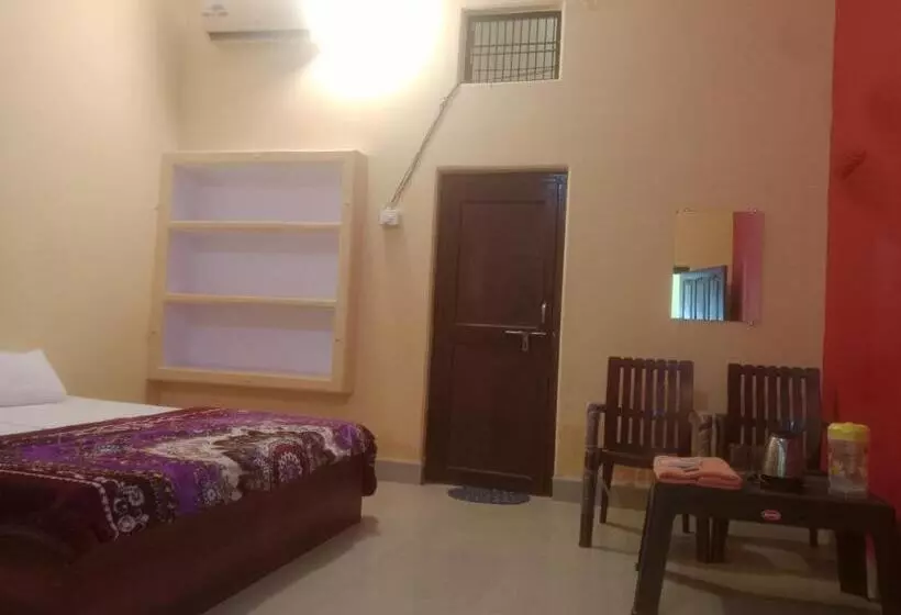 Hotelli Aanand Bhwan