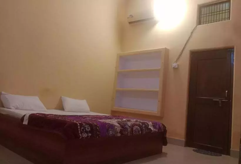 Hotelli Aanand Bhwan