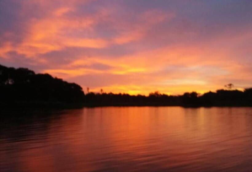 هتل Esmeralda Lodge