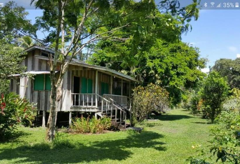 هتل Esmeralda Lodge