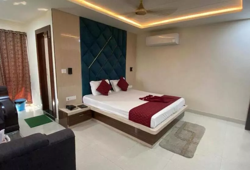 ホテル The Grand Touch & The Royal Touch, New Digha ! Easygooroms