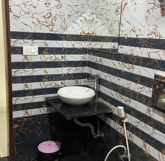 هتل The Grand Touch & The Royal Touch, New Digha ! Easygooroms