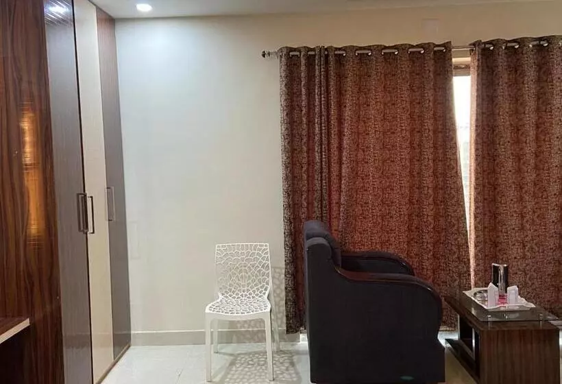 ホテル The Grand Touch & The Royal Touch, New Digha ! Easygooroms