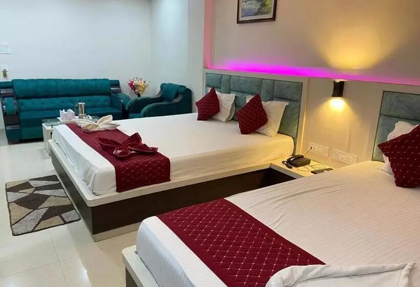 ホテル The Grand Touch & The Royal Touch, New Digha ! Easygooroms