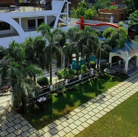 Hotelli Milan Palace