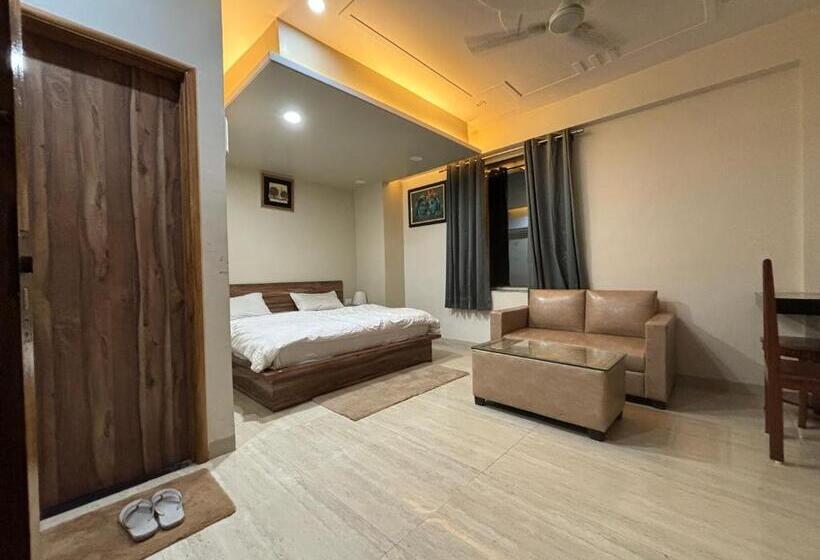 Ram Lee Grand Hotel & Restaurant